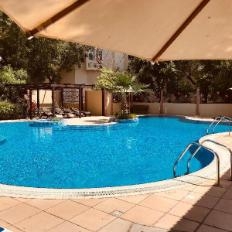 Luxury Escapes - Comfort Stay near Metro 14 Vacation Homes