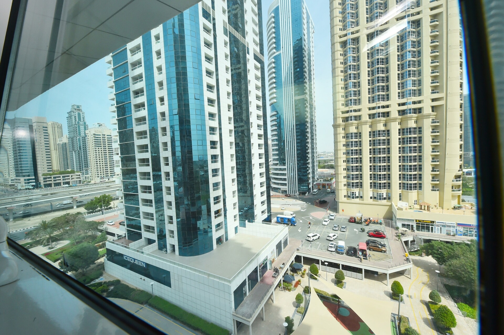 Modern 1BR near the Metro in Armada Tower 3 - AWD 33 Vacation Homes