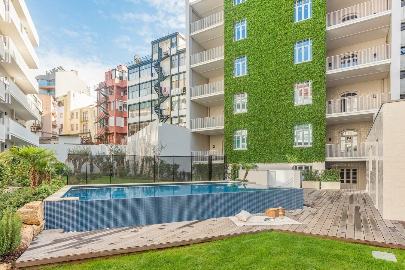 Batu - 2 bedrooms, terrace, pool in Santo António