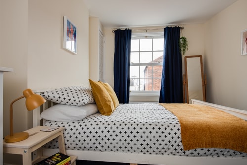 Awesome 1 bed in Central Southsea 9 Places to be