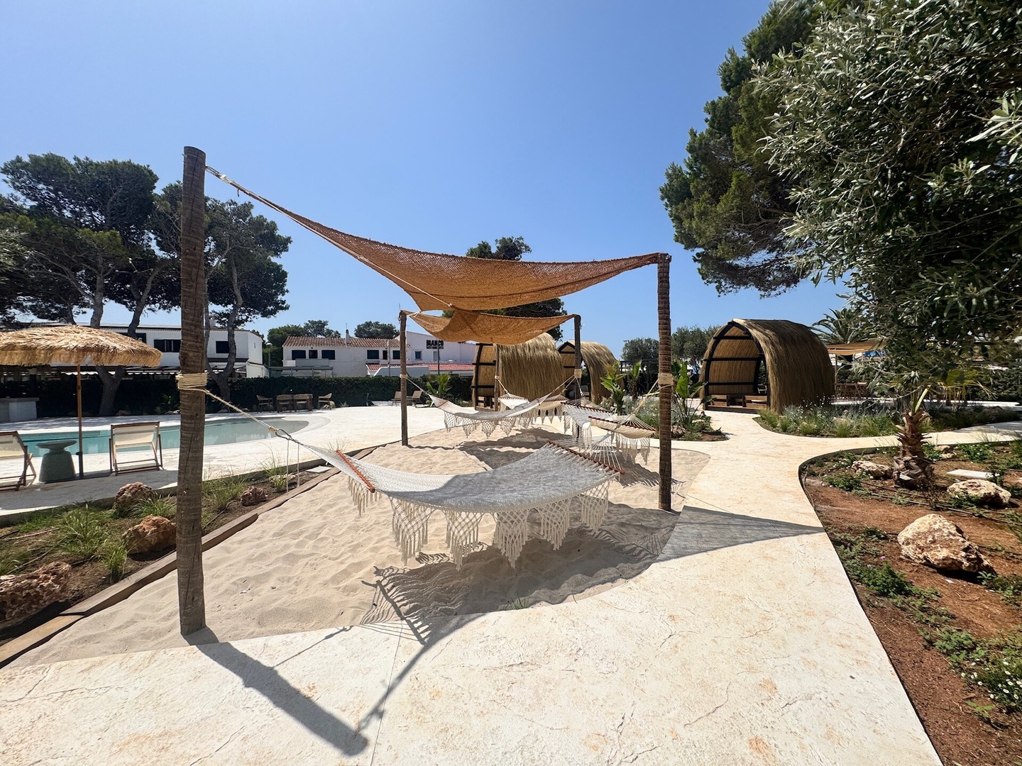 12- lux apt near beach 6 Templa Stays