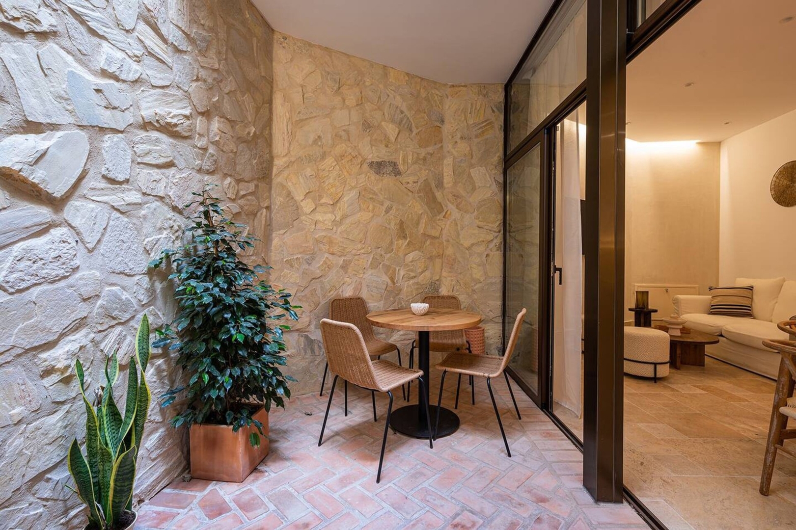 Nuevo! Apt con Patio Privado para 8 pax 45 Templa Stays