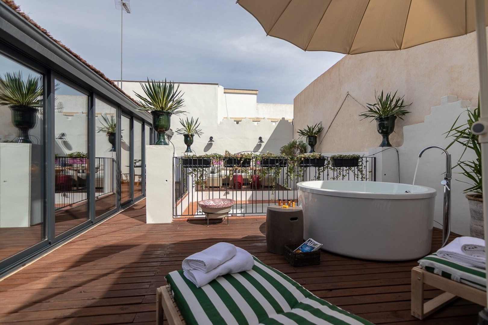 ZARÍ Apartamentos  - Arabes 42 Templa Stays