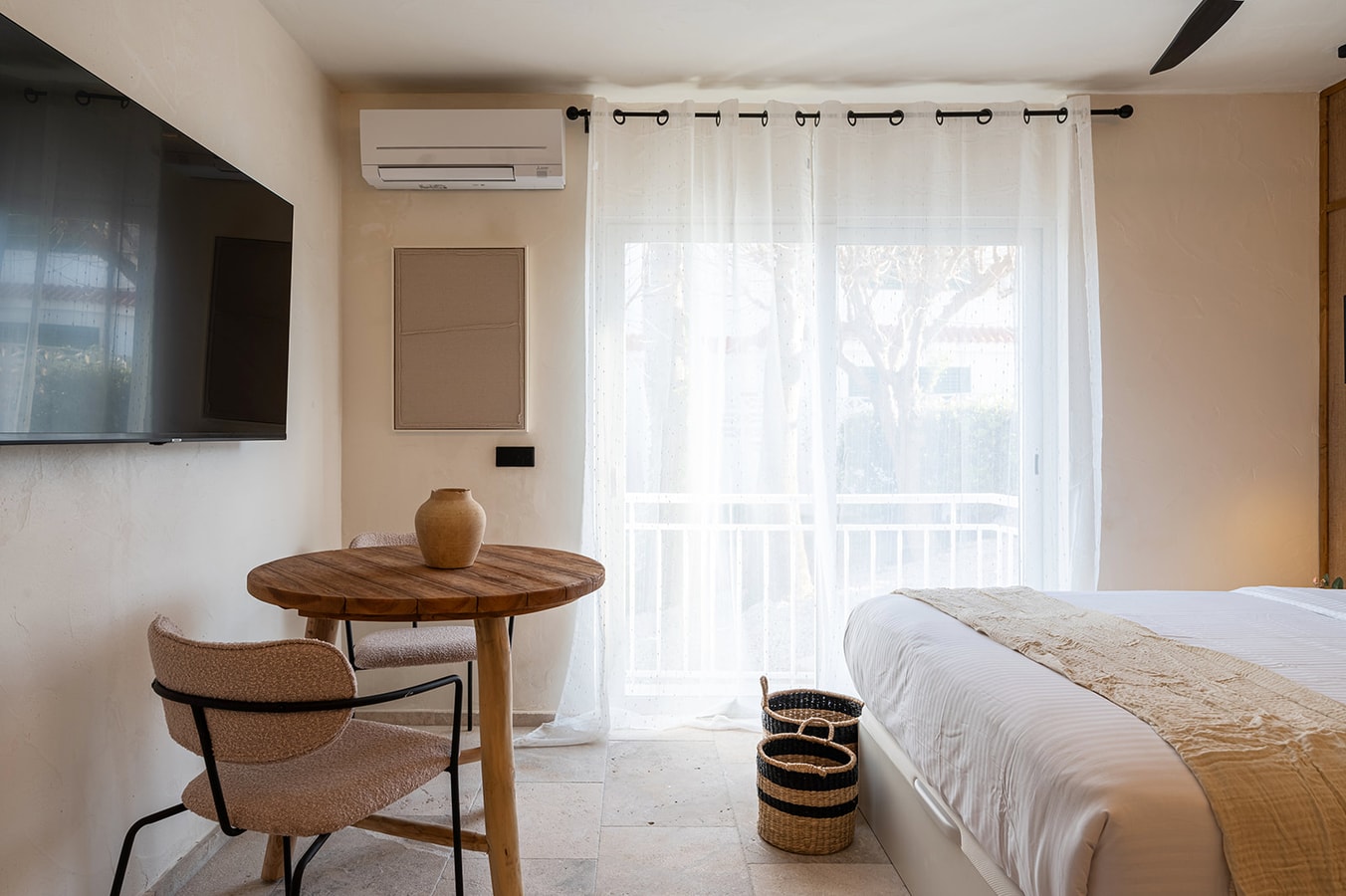 Parking free. Apartamentos de Lujo Arcos de Mares 24 Templa Stays