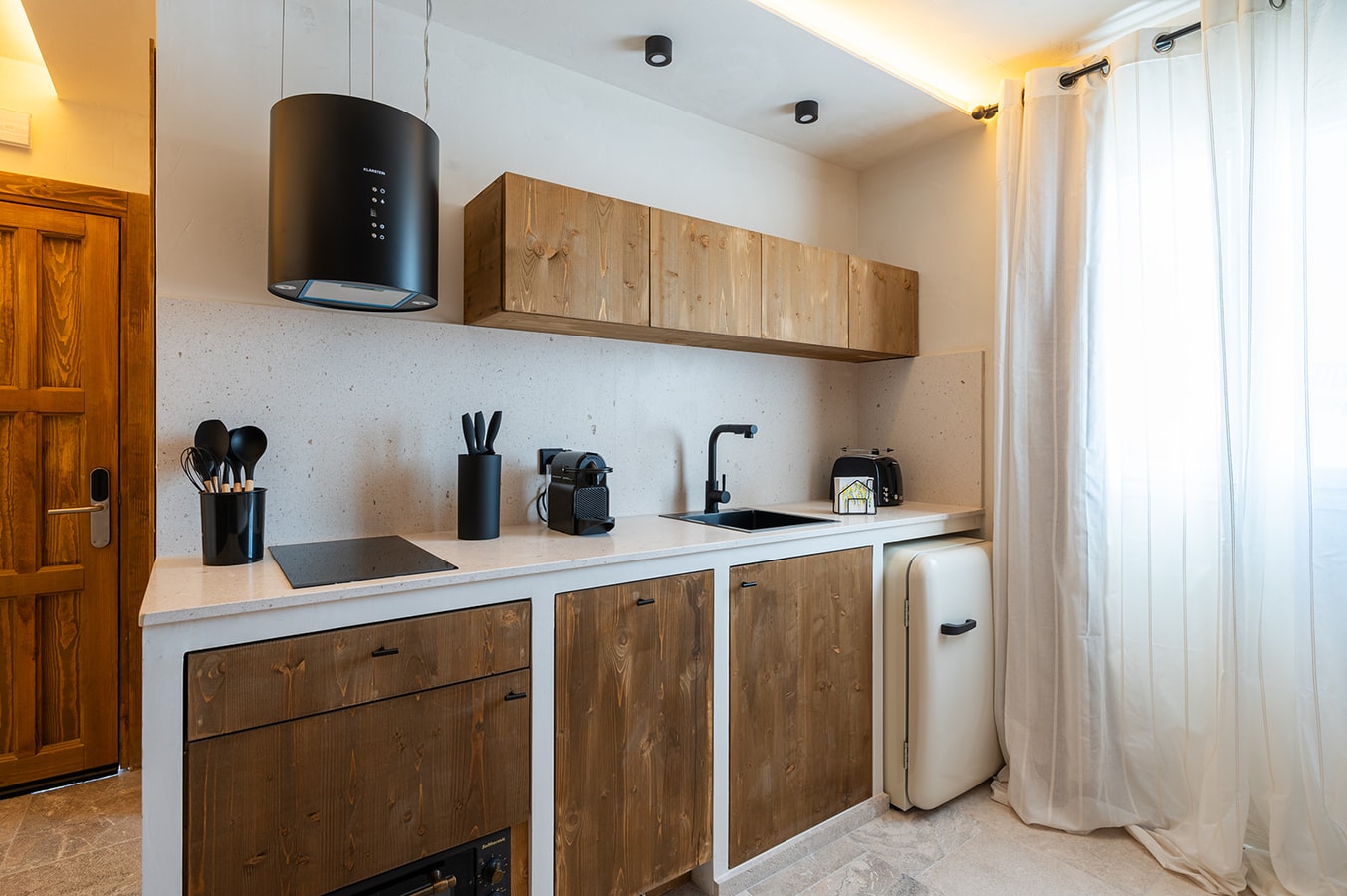 Lujoso Apt en edificio privado. Netflix/Wifi 14 Templa Stays