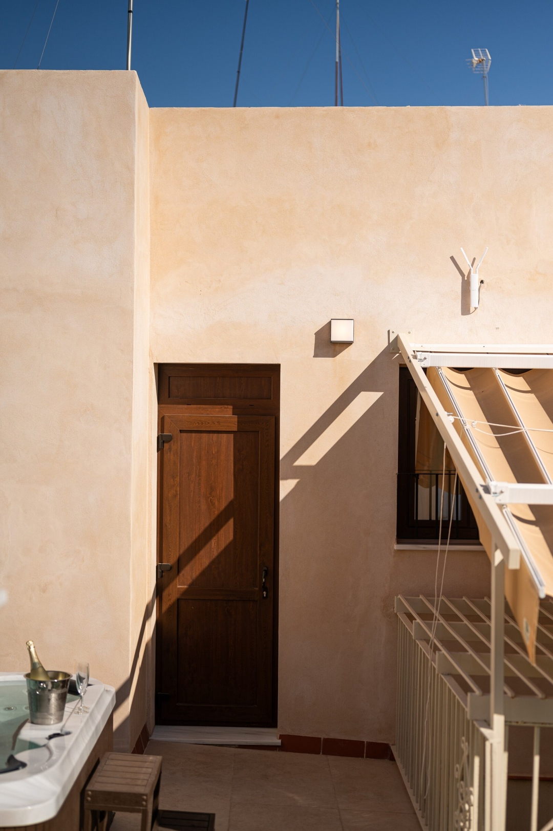 Luxurious 2 bedroom apartment in the center 15 Templa Stays