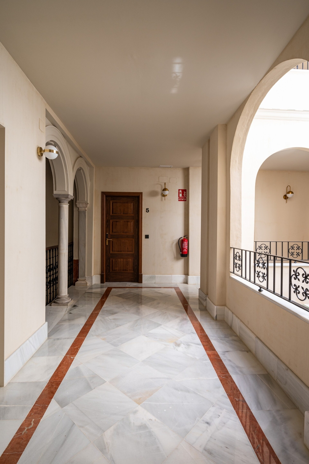 Luxurious 1 bedroom apartment in the center 68 Templa Stays
