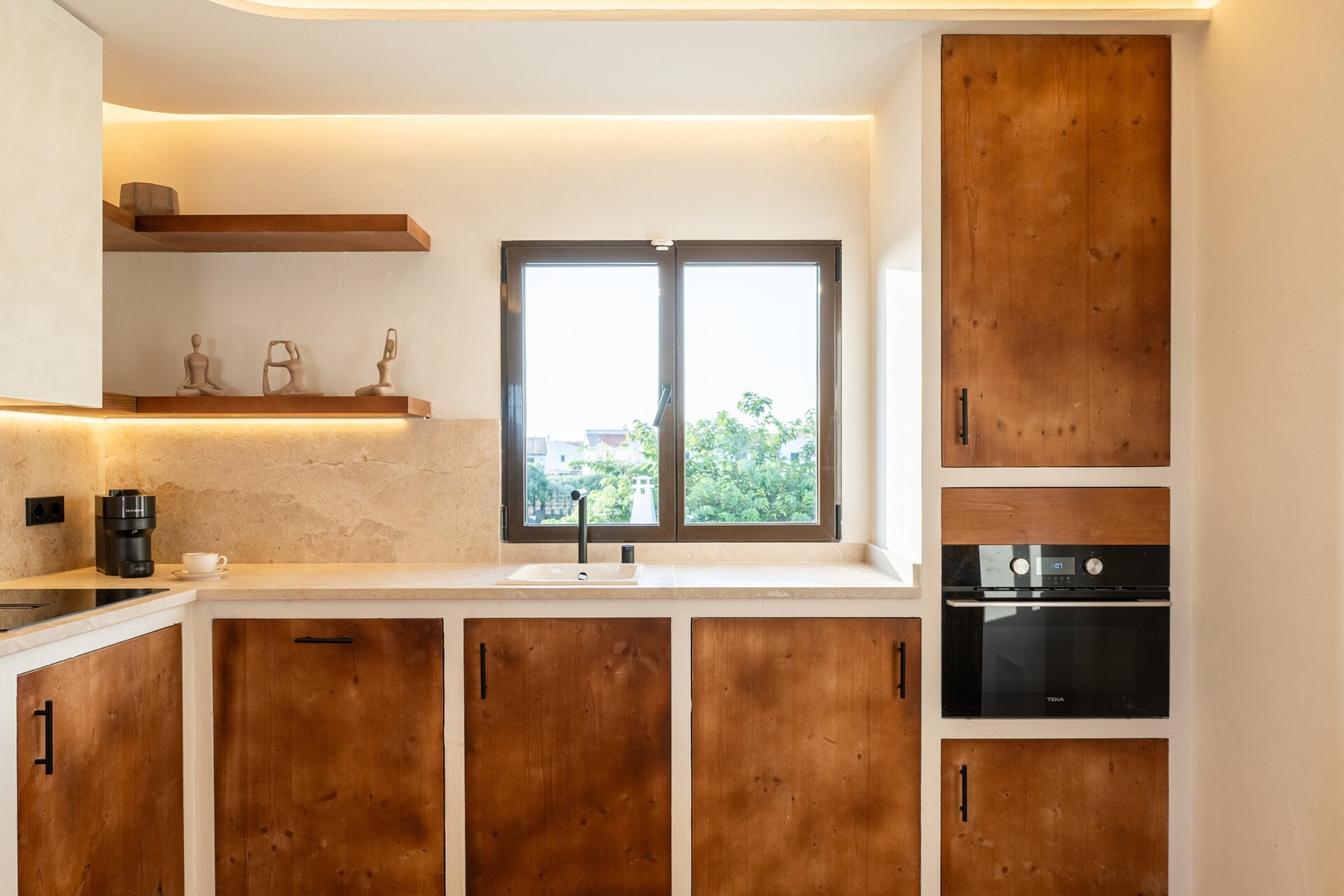 8- Just release! Brand new apt 14 Templa Stays