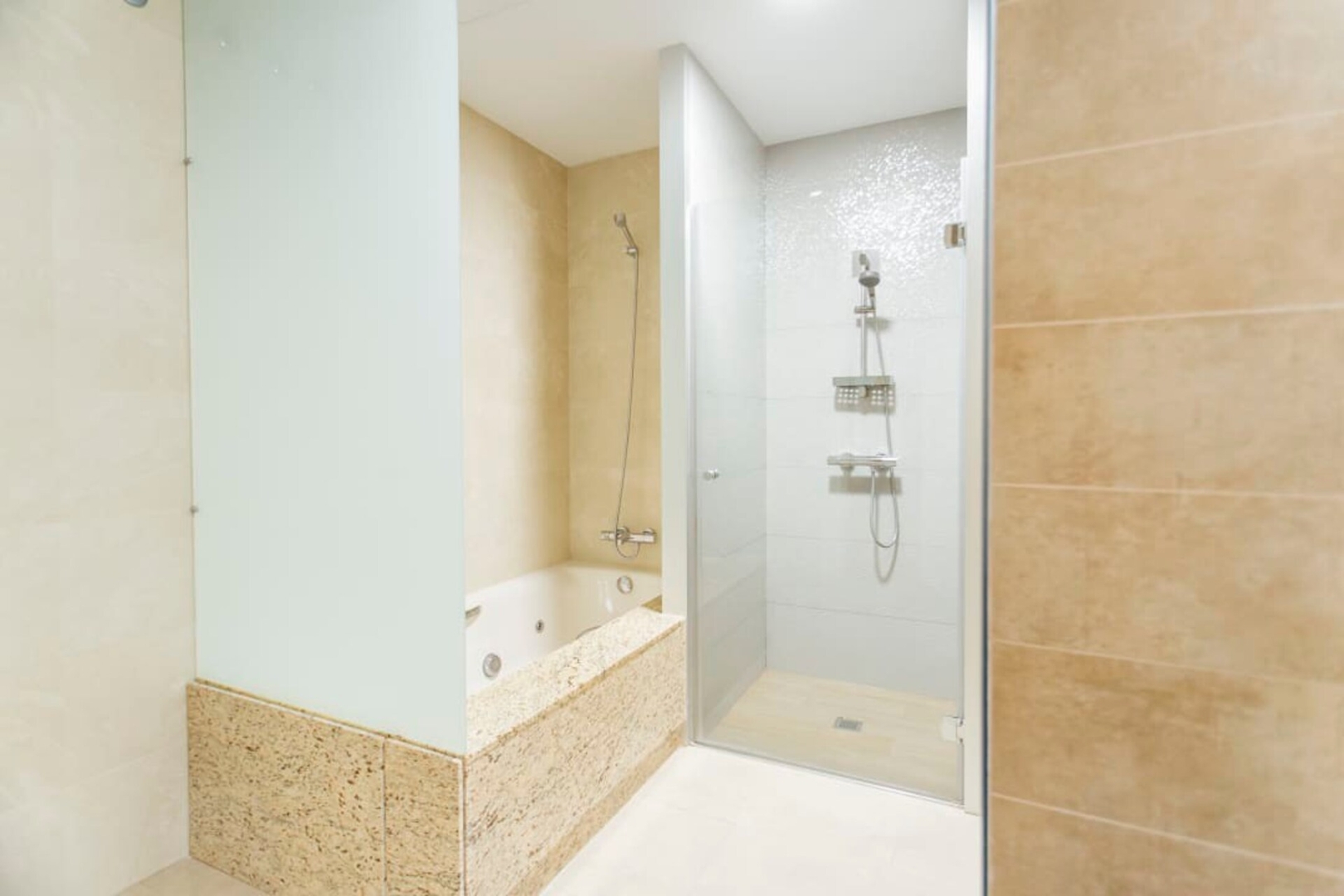 Impresionante y exclusivo patio interior 2BR. 18 Templa Stays