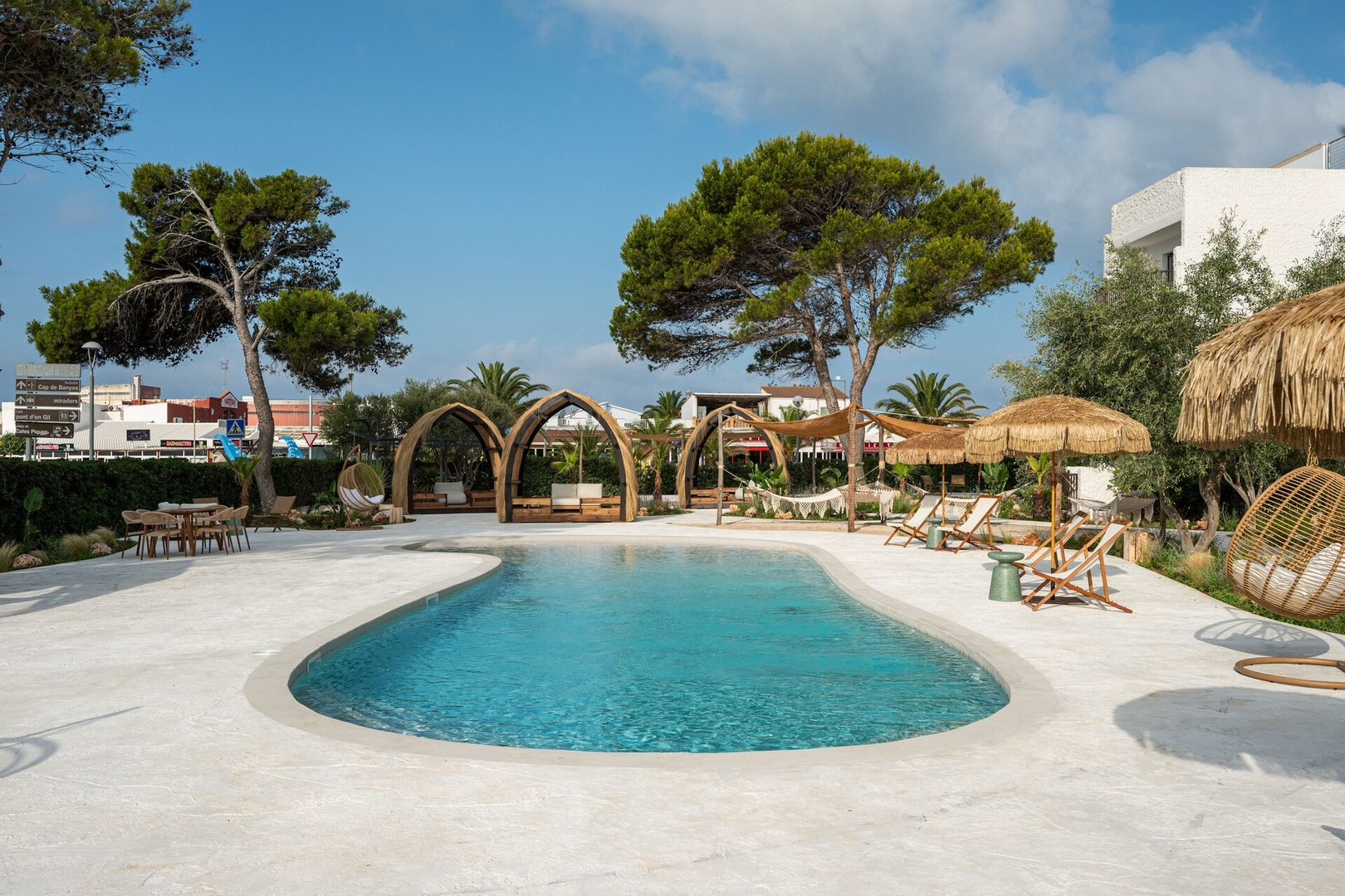 12- lux apt near beach 3 Templa Stays