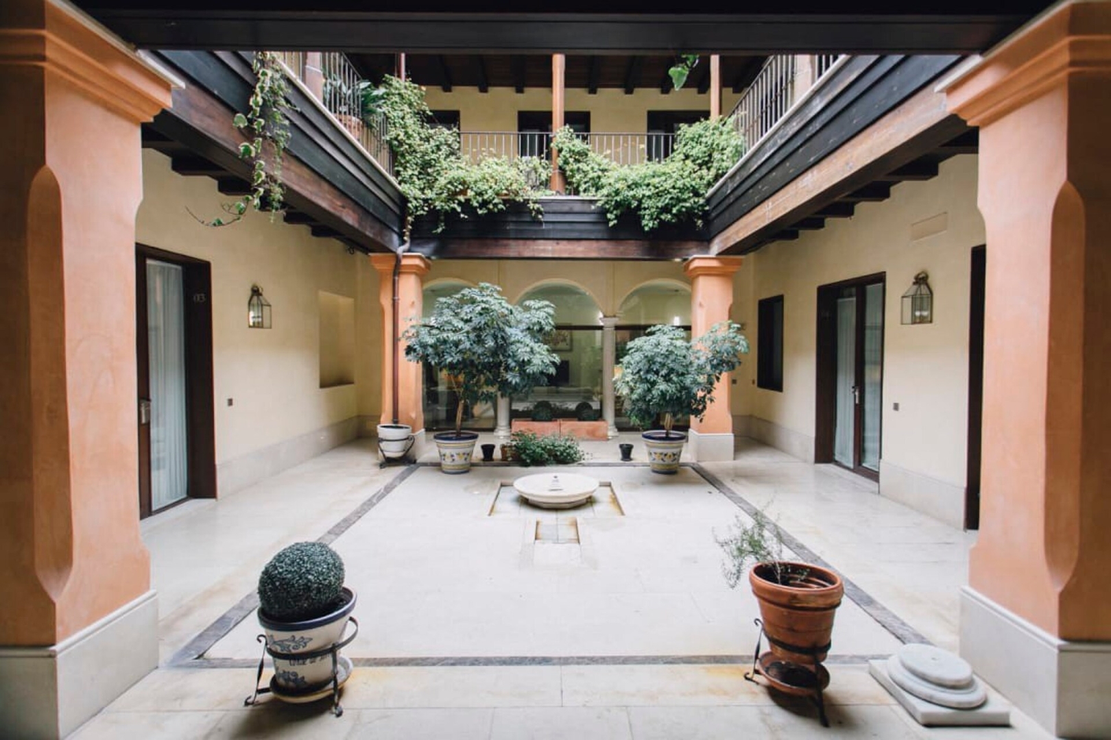 Impresionante y exclusivo patio interior 2BR. 4 Templa Stays