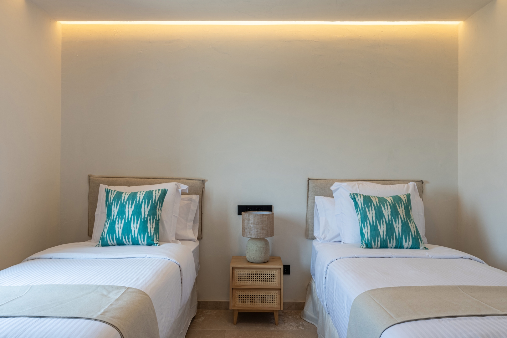 16- New! Netflix & Sauna 18 Templa Stays