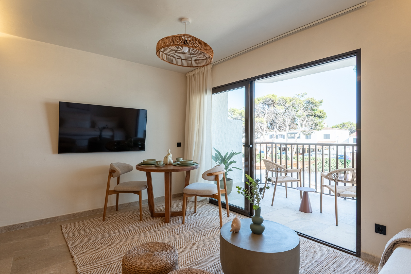 6- Netflix & Chill in Menorca 1 Templa Stays