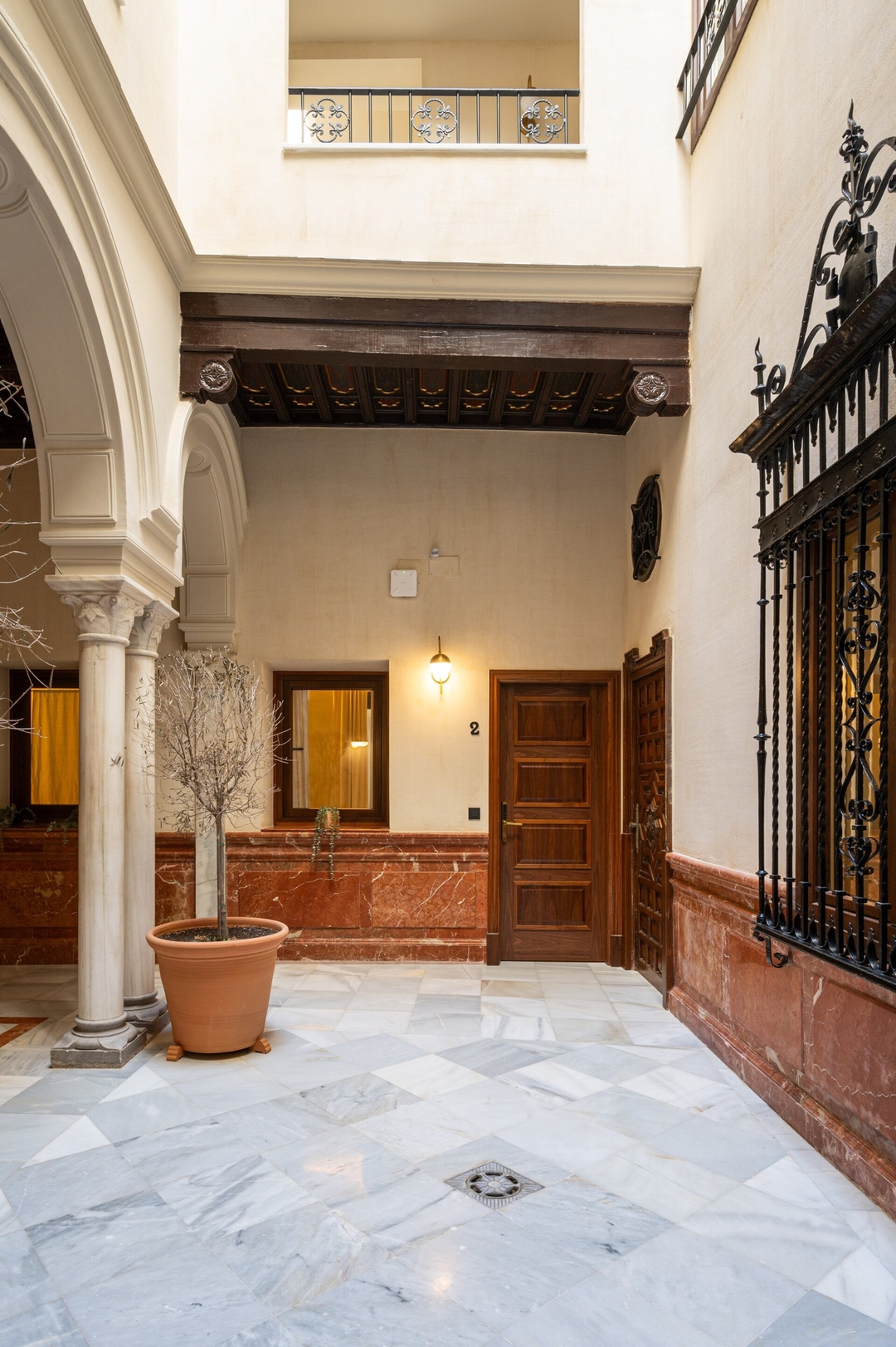 Luxurious 2 bedroom apartment in the center 73 Templa Stays