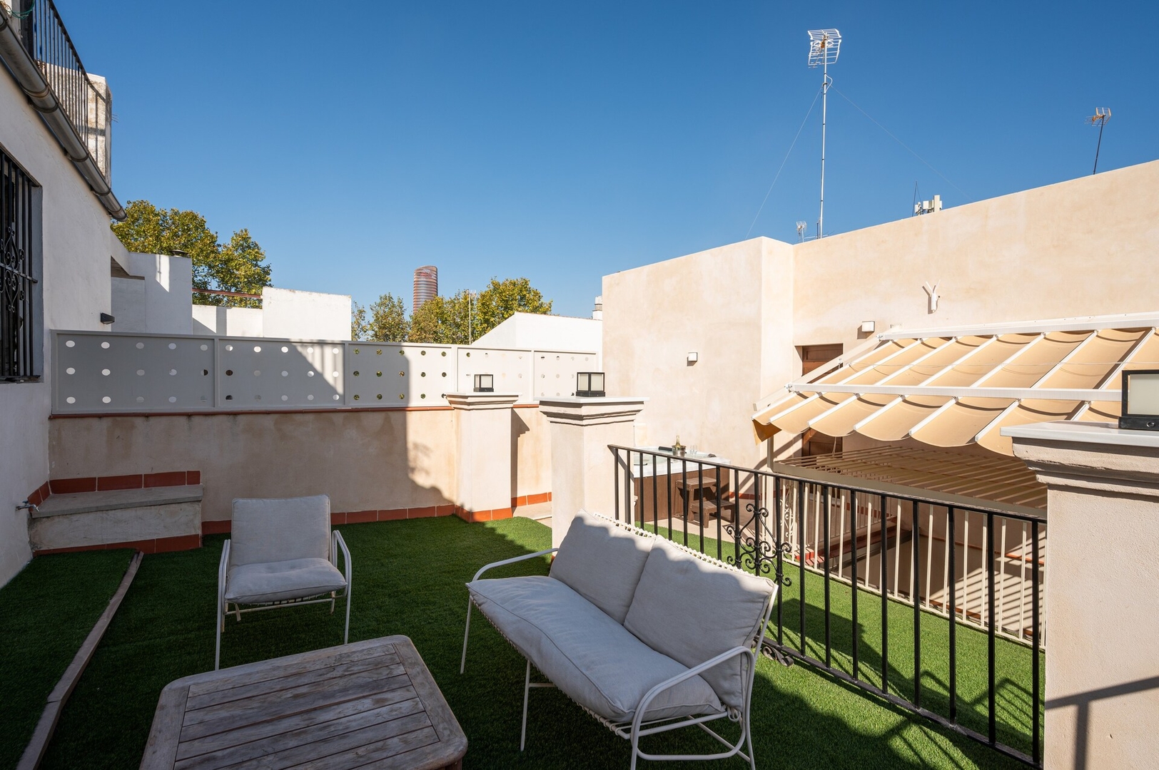 Luxurious 2 bedroom apartment in the center 11 Templa Stays