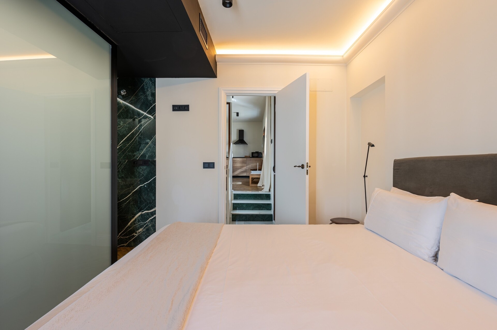 Luxurious 2 bedroom apartment in the center 17 Templa Stays