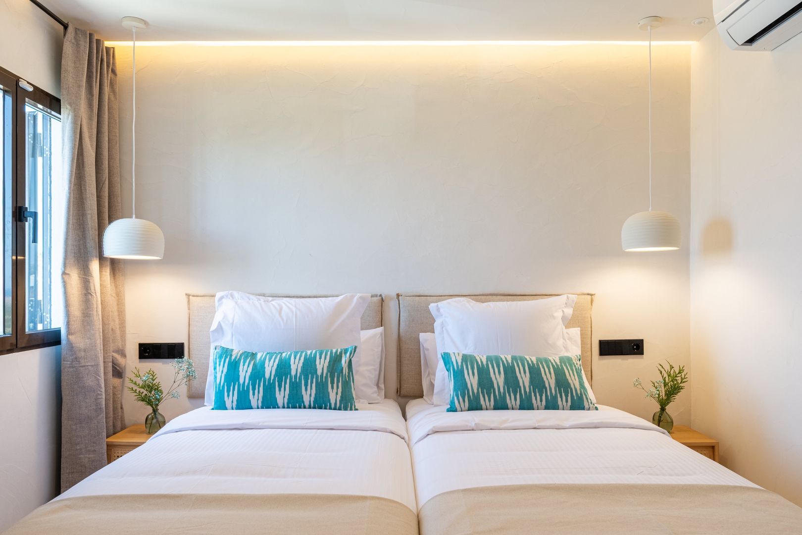 9- New 4px Netflix & pool 3 Templa Stays