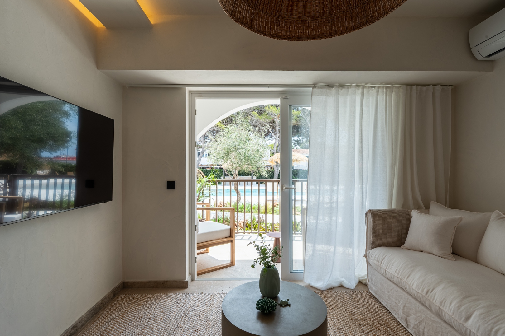 15- New! apt 4px 24 Templa Stays