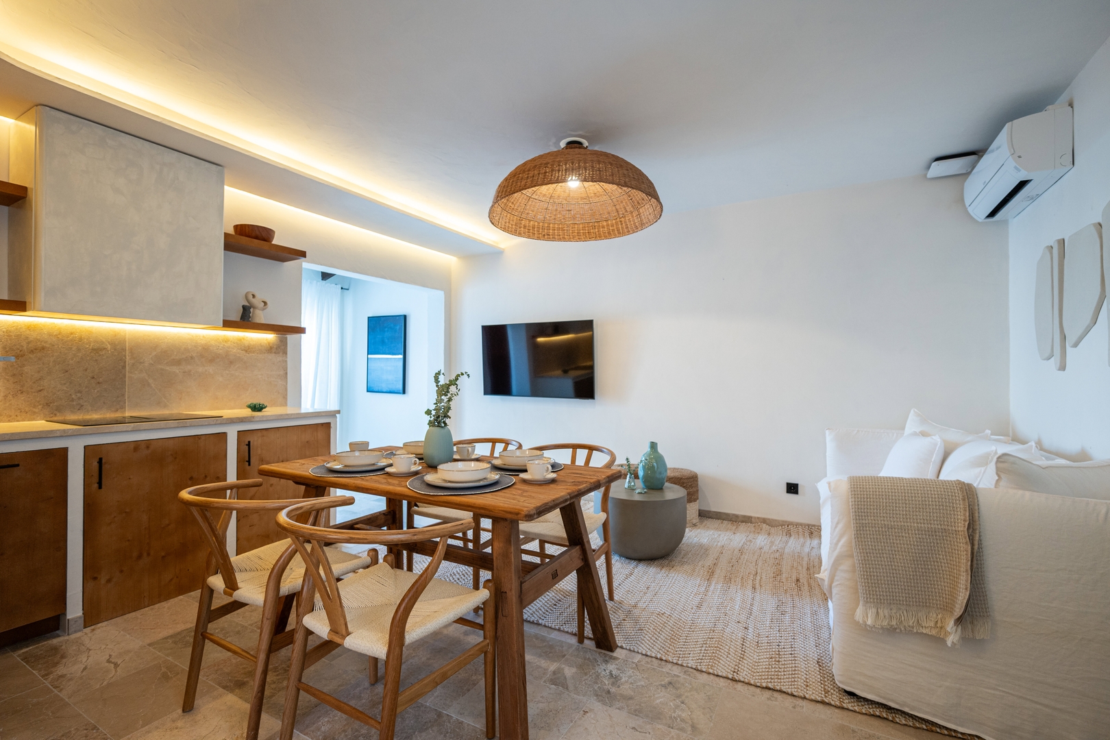 21- Luxury Apt in City center Templa Stays