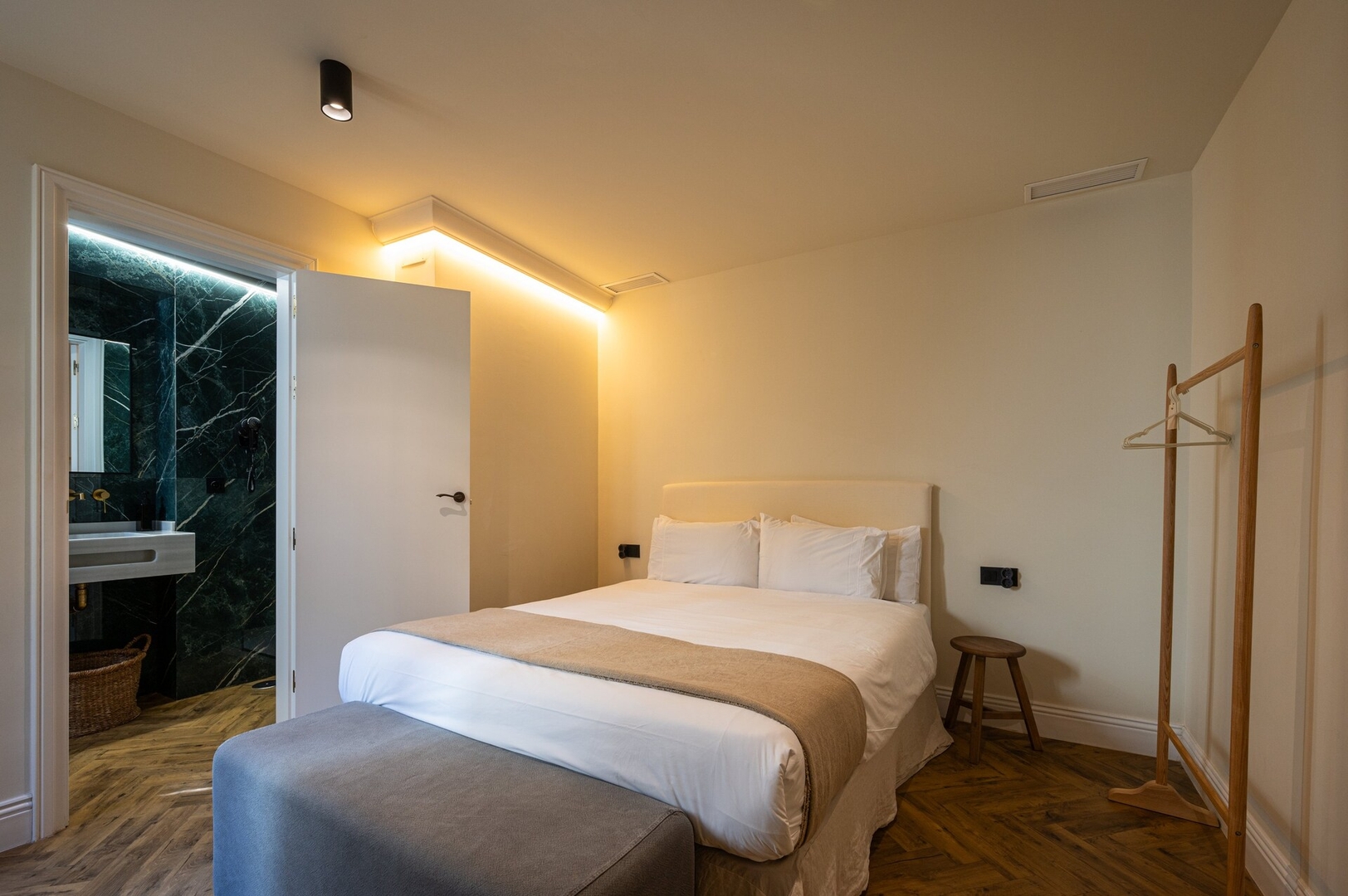 Luxurious 2 bedroom apartment in the center 37 Templa Stays