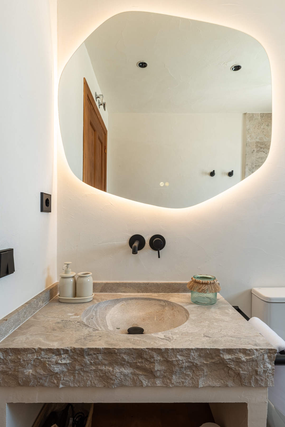 9- New 4px Netflix & pool 8 Templa Stays
