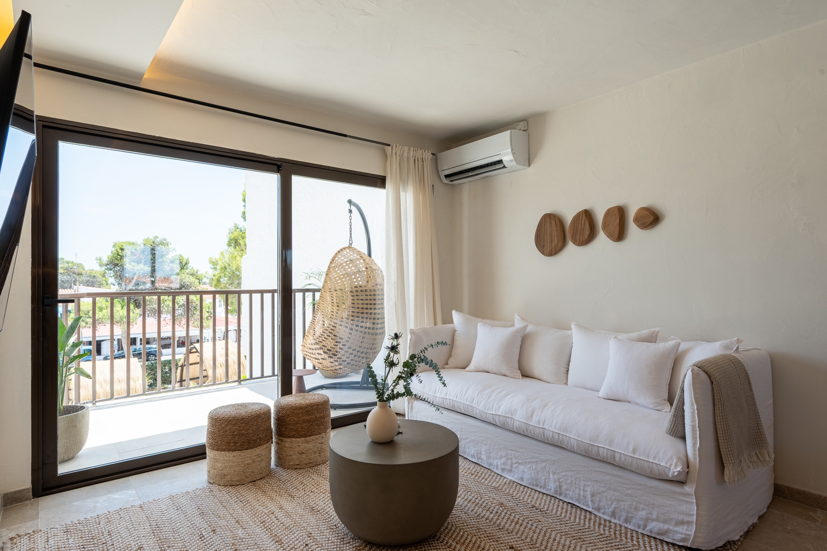 9- New 4px Netflix & pool 1 Templa Stays