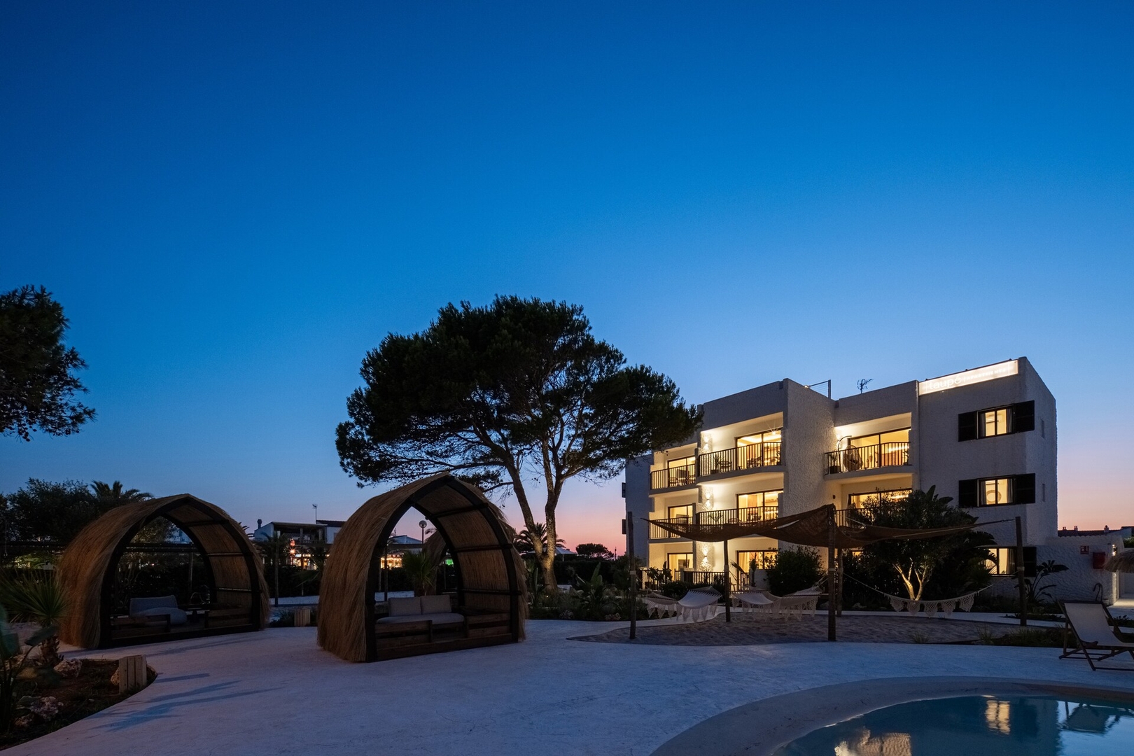 12- lux apt near beach 28 Templa Stays