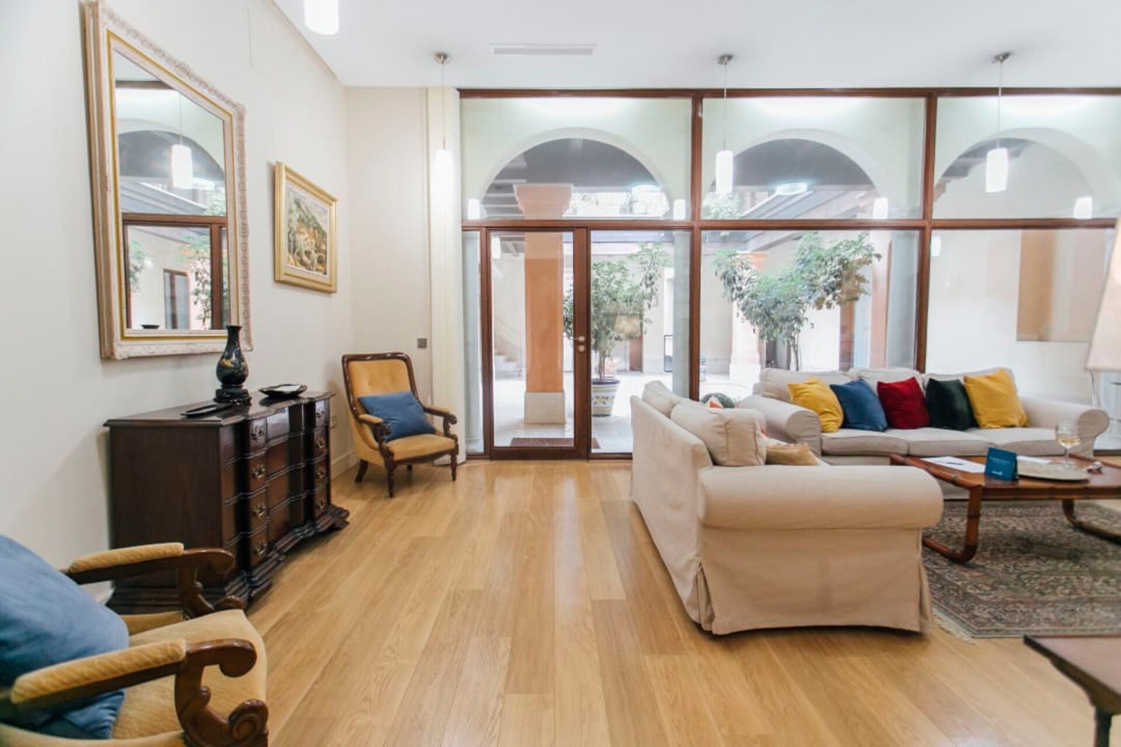 Impresionante y exclusivo patio interior 2BR. 10 Templa Stays