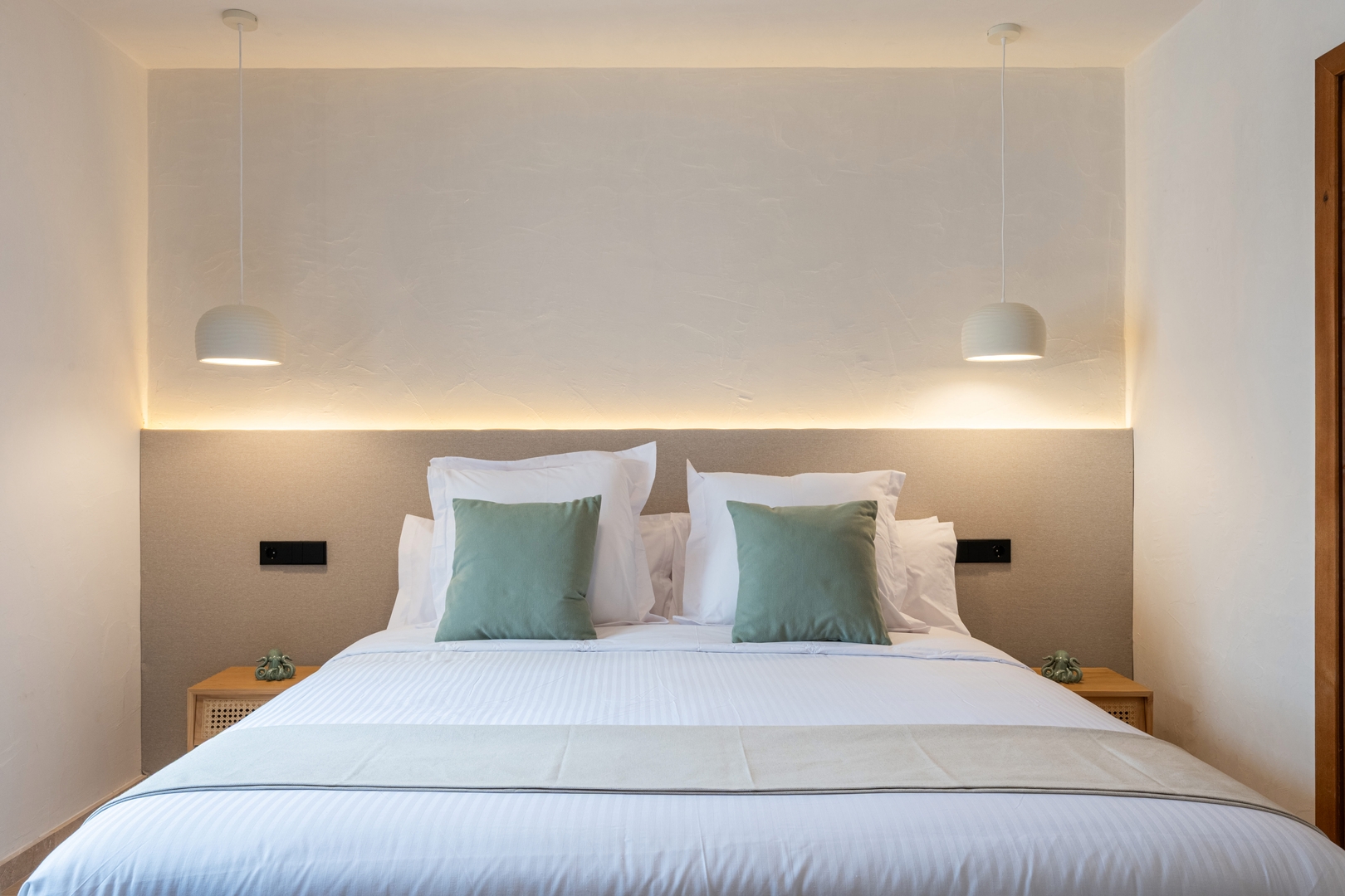 15- New! apt 4px 15 Templa Stays