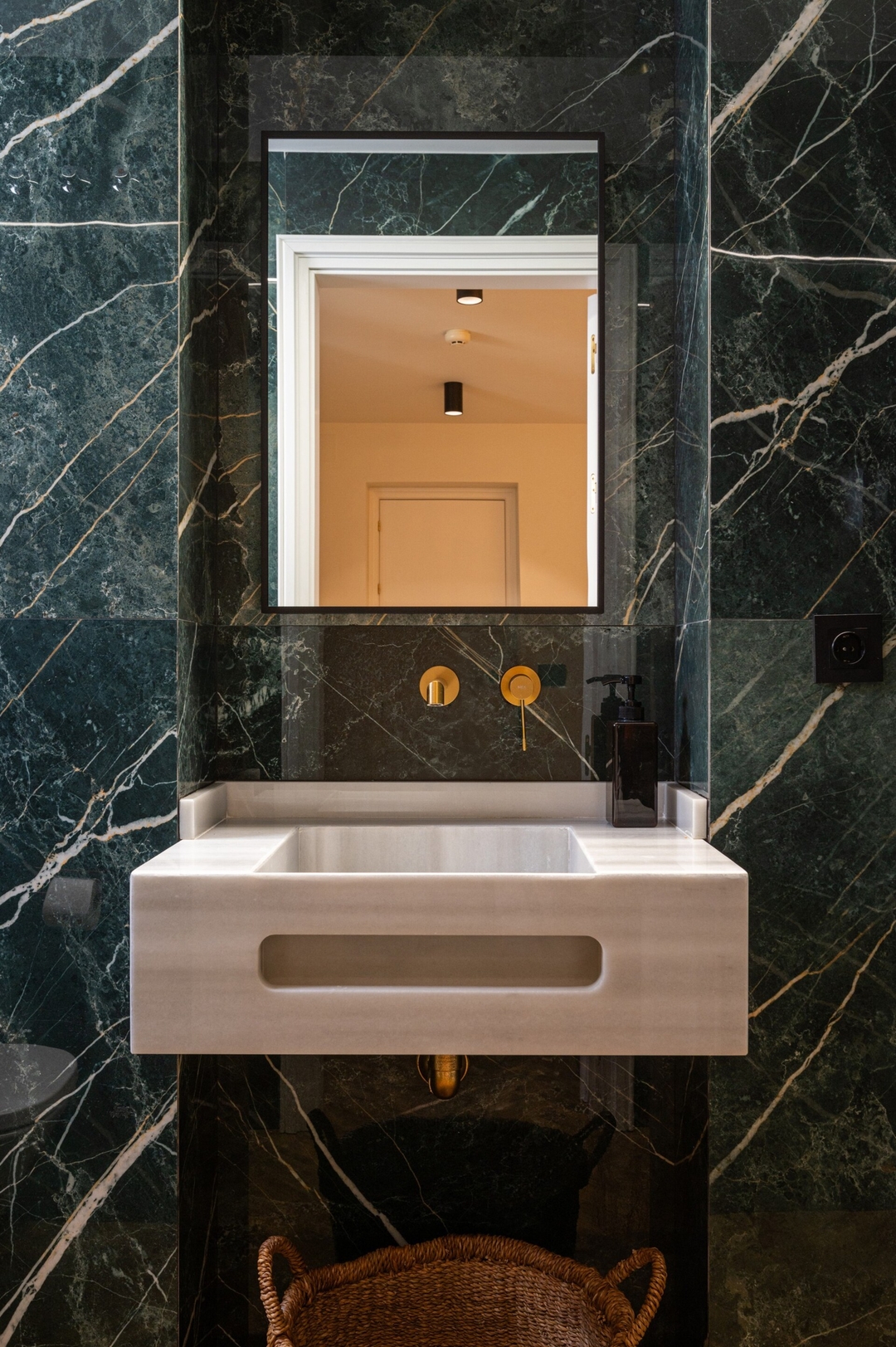 Luxurious 2 bedroom apartment in the center 40 Templa Stays
