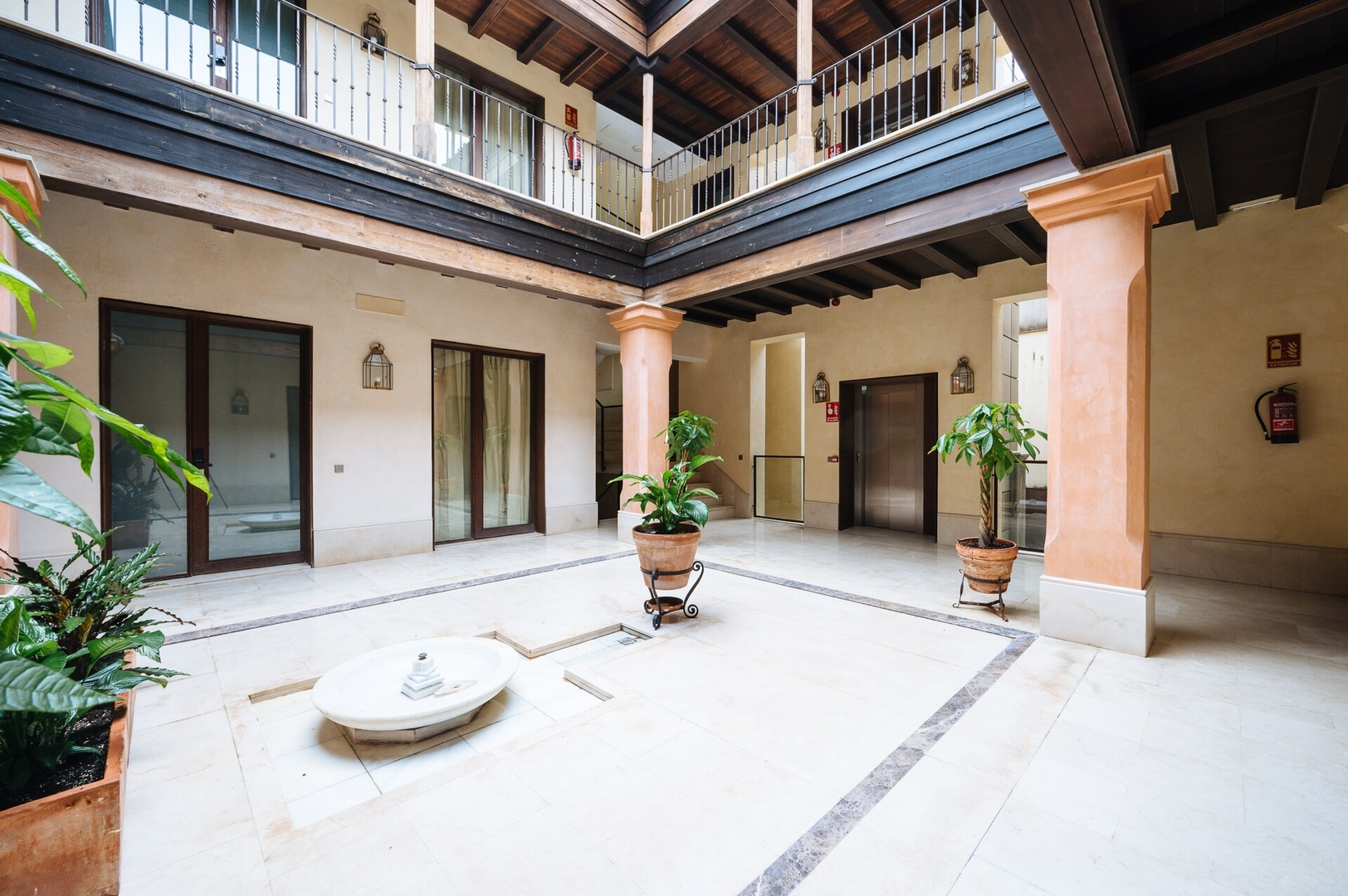 Luxurious apartment in the city. La Vistosona 8 Templa Stays