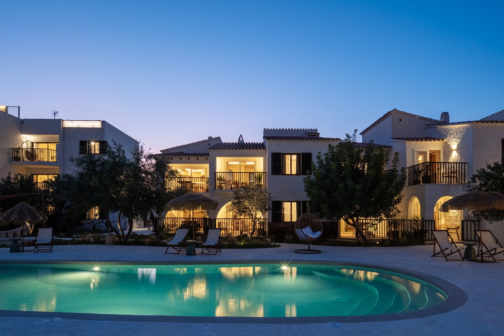 12- lux apt near beach 26 Templa Stays