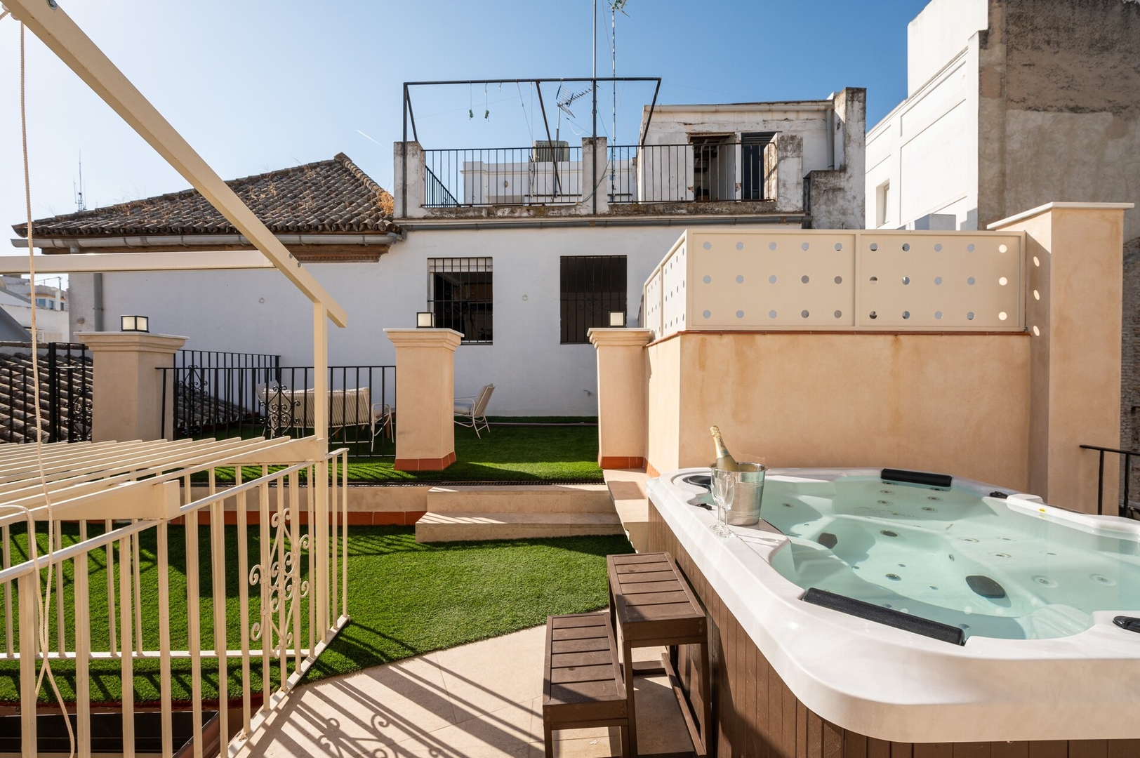 Luxurious 2 bedroom apartment in the center 2 Templa Stays