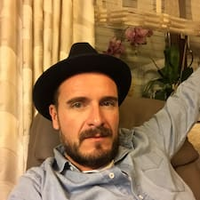 André