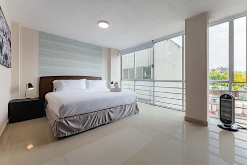 VH | Condesa Apt | Balcony + Parking | 194 41 Virtual Homes