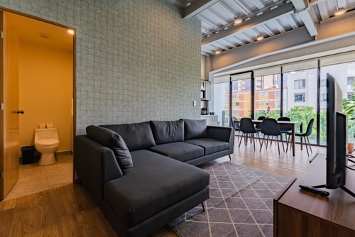 VH | Roma Nte | Stylish apt + Balcony & Gym | 299 1 Virtual Homes