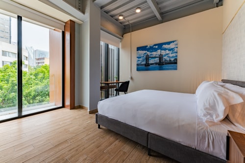 VH | Roma Nte | Stylish apt + Balcony & Gym | 299 4 Virtual Homes