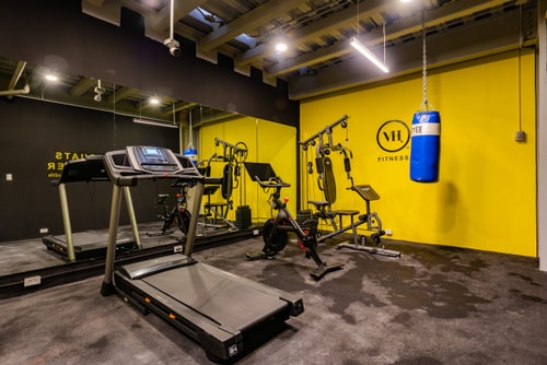 VH | Roma Nte | Stylish apt + Balcony & Gym | 299 5 Virtual Homes