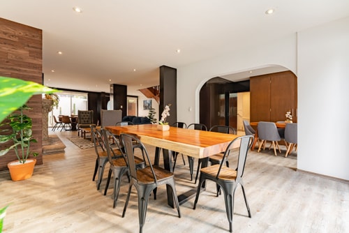 VH | Great House Polanco | Parking & Backyard | 18 14 Virtual Homes