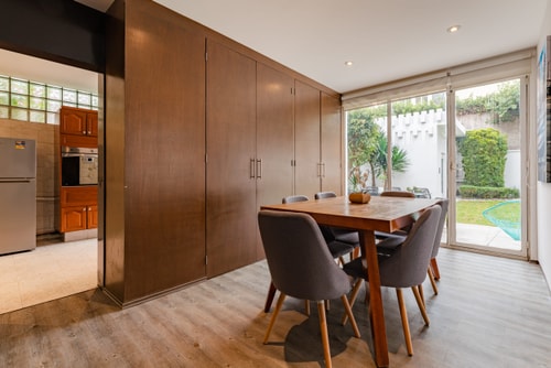 VH | Great House Polanco | Parking & Backyard | 18 27 Virtual Homes