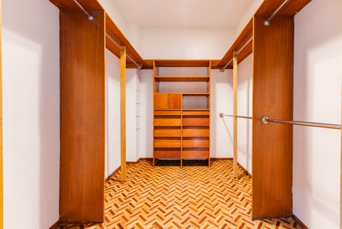 VH | Great House Polanco | Parking & Backyard | 18 49 Virtual Homes