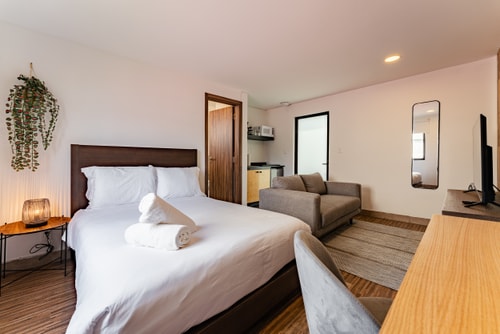 VH | Loft Rome | Great wifi + smart TV | 238 0 Virtual Homes