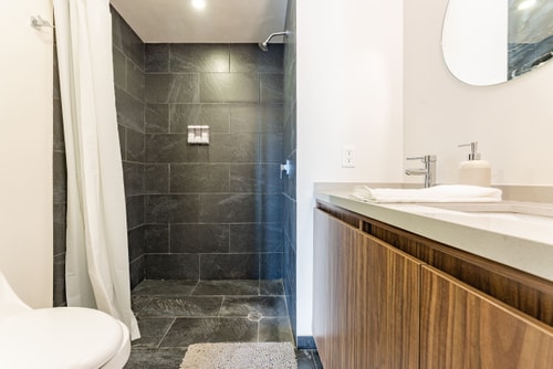 VH | Flat comfy beds + smart TV + wifi | 89 35 Virtual Homes