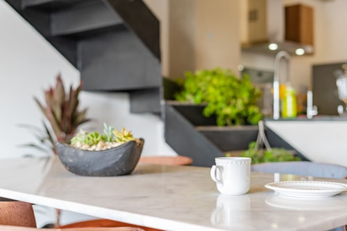 VH | Flat comfy beds + smart TV + wifi | 89 5 Virtual Homes