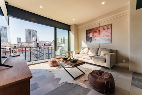 VH | Flat comfy beds + smart TV + wifi | 89 10 Virtual Homes