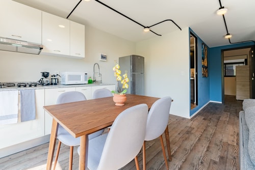 VH | Condesa | 2 BR Apt & Balcony + Gym | 256 1 Virtual Homes