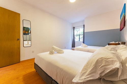VH | Comfy Apt Condesa | 2 BR + Balcony | 214 27 Virtual Homes