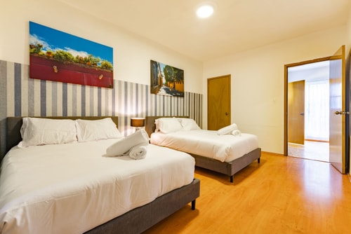 VH | Comfy Apt Condesa | 2 BR + Balcony | 214 25 Virtual Homes