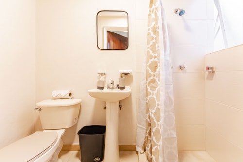 VH | Spacious Apt Condesa | Laundry Room | 198 46 Virtual Homes
