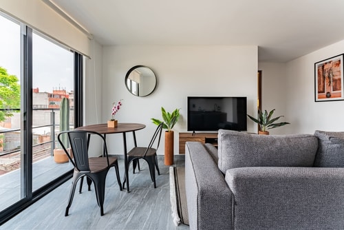 VH | Comfy Apt con balcón | Sta Ma la Ribera | 278 8 Virtual Homes
